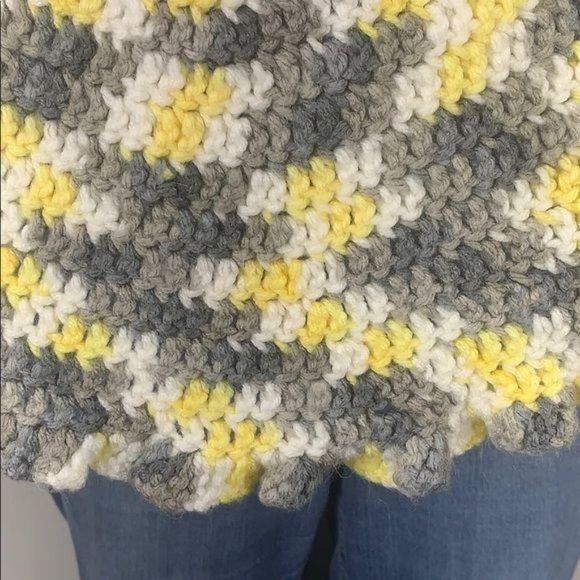 Handmade Knitted Crocheted Grey Yellow White Round‎ lap baby Blanket - Picture 8 of 9